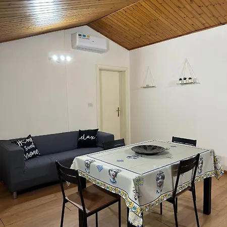 La Mansarda Di Melo Apartment